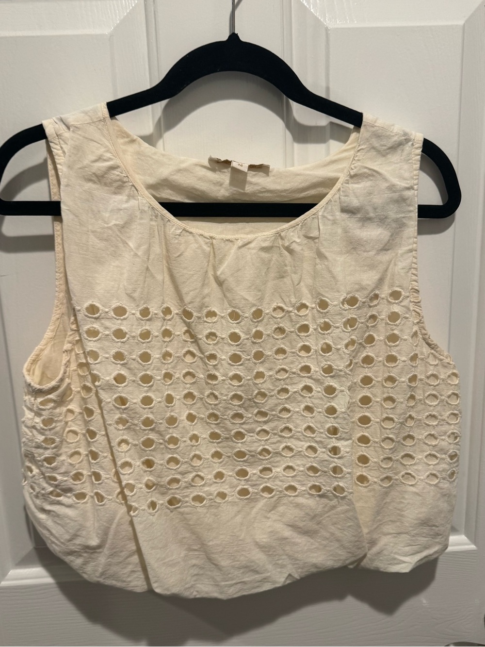 Jennifer & Grace Eyelet Sleeveless Crop Top - Cream Size M